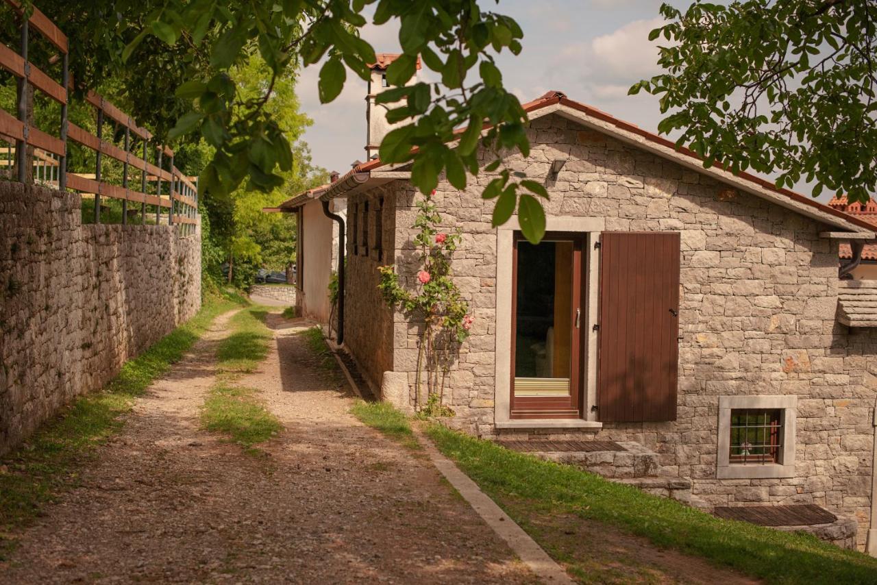 Tmbin'S Barn - Nature, Horses, Family Sežana Dış mekan fotoğraf
